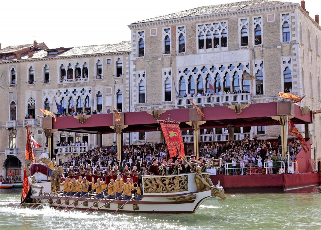 Visitare Venezia per la regata storica - Nuovi Turismi